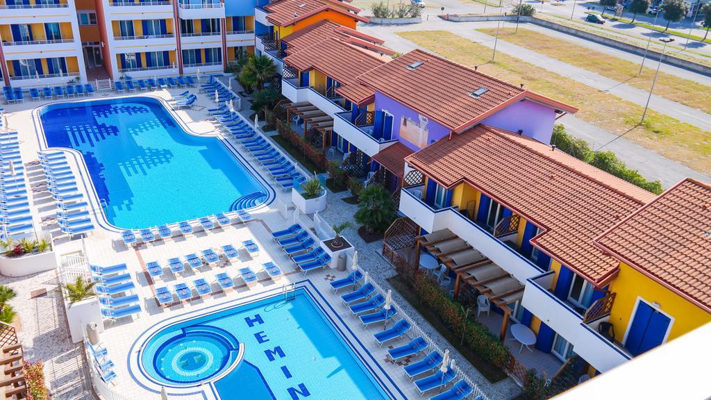 קאורלה Villaggio Hemingway - Family Aparthotel מראה חיצוני תמונה